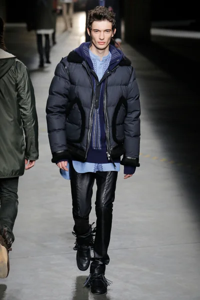 Look 48